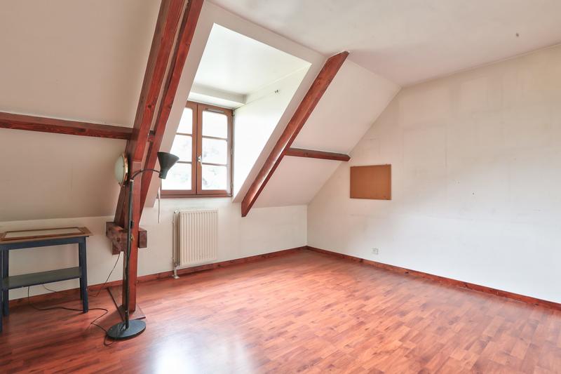 Maison traditionnelle - 140 m² - 7 pièces