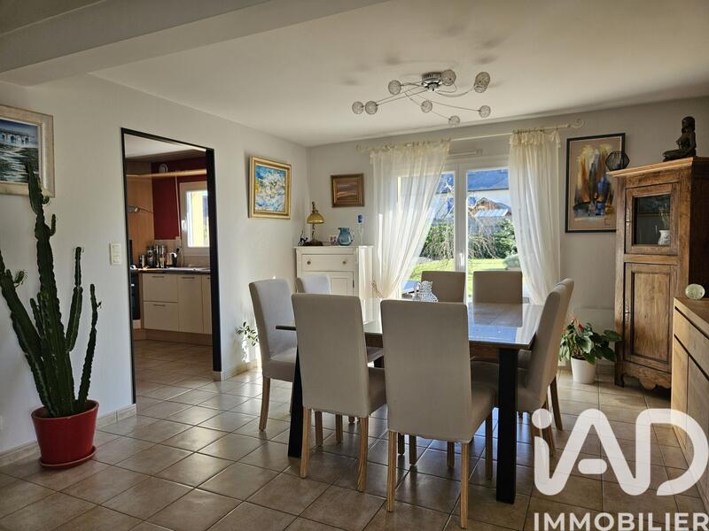 Maison - 95 m² - 5 pièces