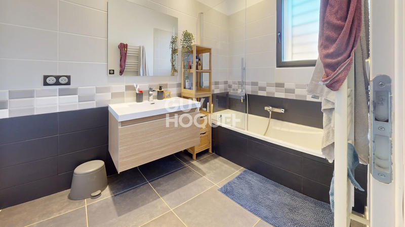 Maison - 121 m² - 5 pièces