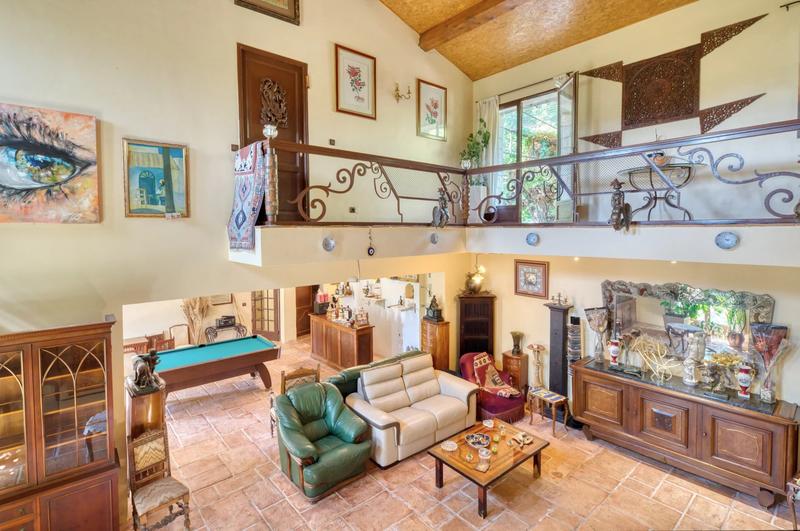 Bastide - 430 m² - 7 pièces