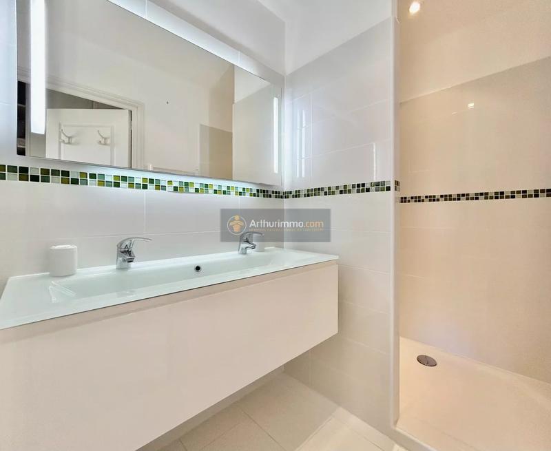 Maison - 215 m² - 7 pièces