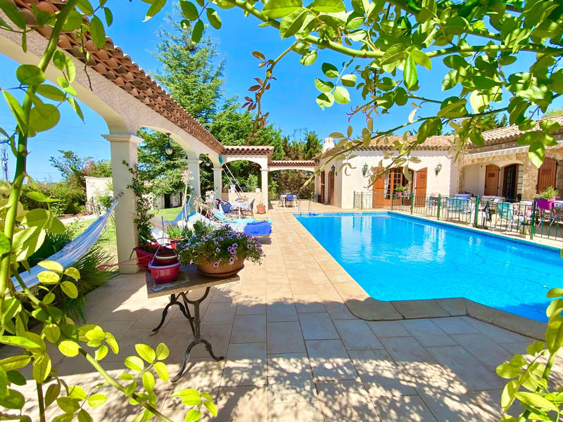 Maison - 287 m² - 9 pièces