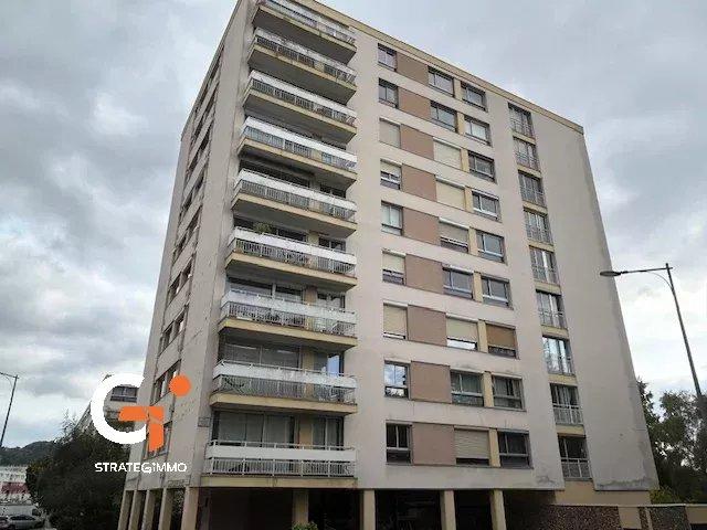 Appartement - 82 m² - 4 pièces