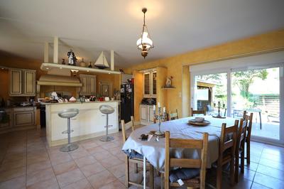 Villa - 360 m² - 8 pièces