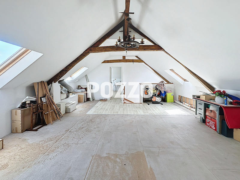 Maison - 185 m² - 8 pièces