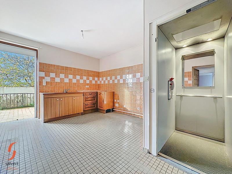 Maison - 196 m² - 5 pièces