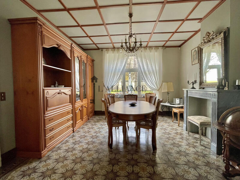 Maison - 152 m² - 6 pièces