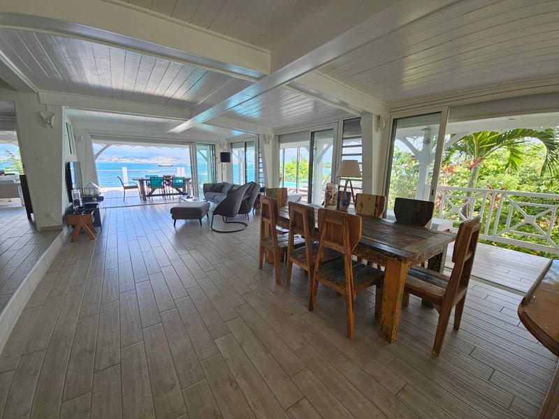 Maison - 225 m² - 8 pièces