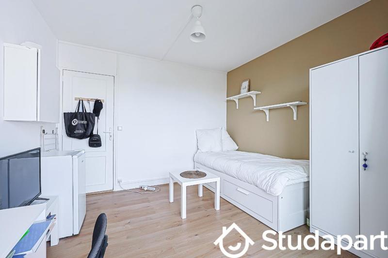 Chambre - 11 m² - 1 pièce