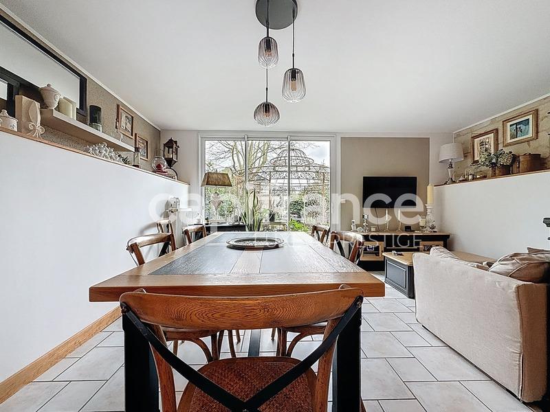 Maison - 420 m² - 13 pièces