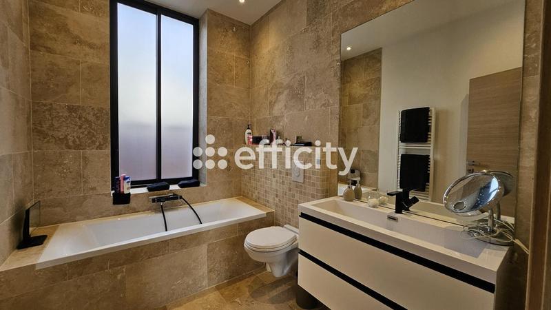 Maison - 190 m² - 5 pièces