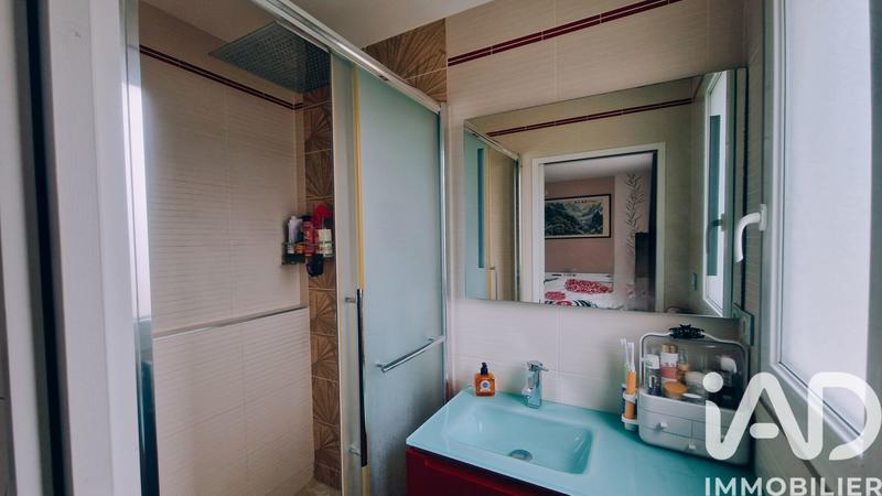 Maison - 99 m² - 5 pièces