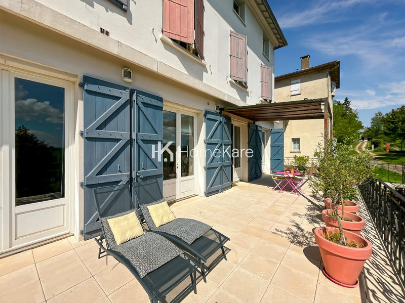 Appartement - 160 m² - 4 pièces