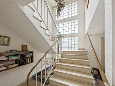 Maison - 240 m² - 10 pièces