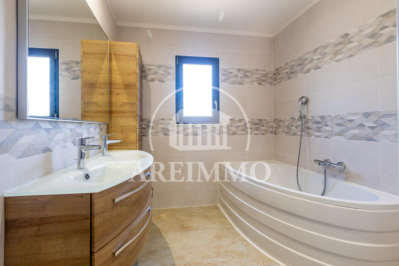 Maison - 150 m² - 5 pièces