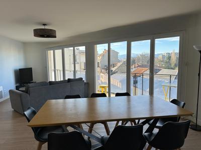 Appartement - 100 m² - 5 pièces