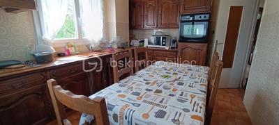 Maison traditionnelle - 130 m² - 8 pièces