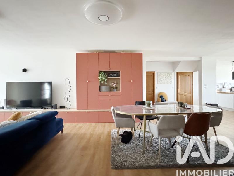 Maison - 300 m² - 8 pièces