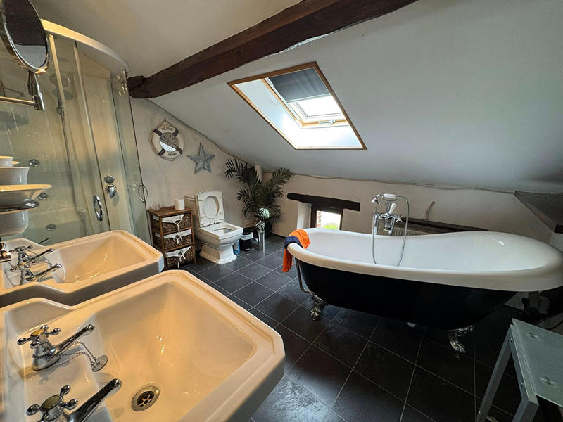 Maison - 194 m² - 7 pièces