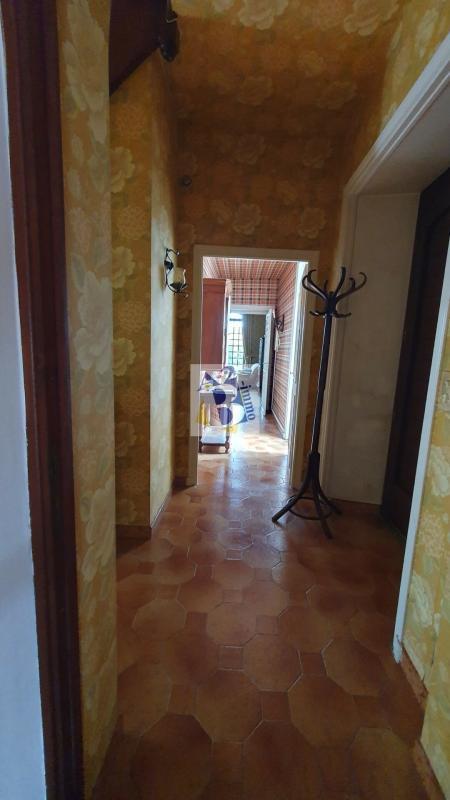 Maison - 221 m² - 9 pièces