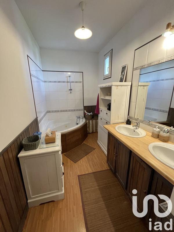 Maison - 215 m² - 7 pièces