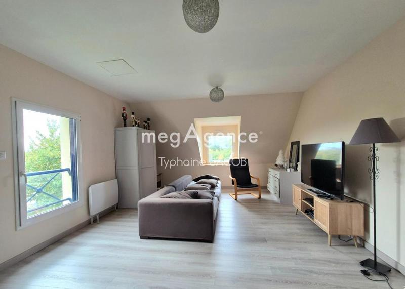 Maison - 210 m² - 10 pièces