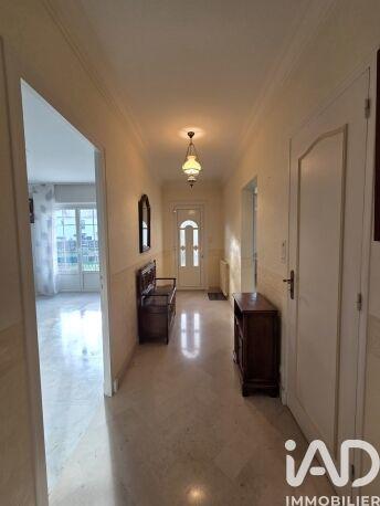 Maison - 198 m² - 8 pièces