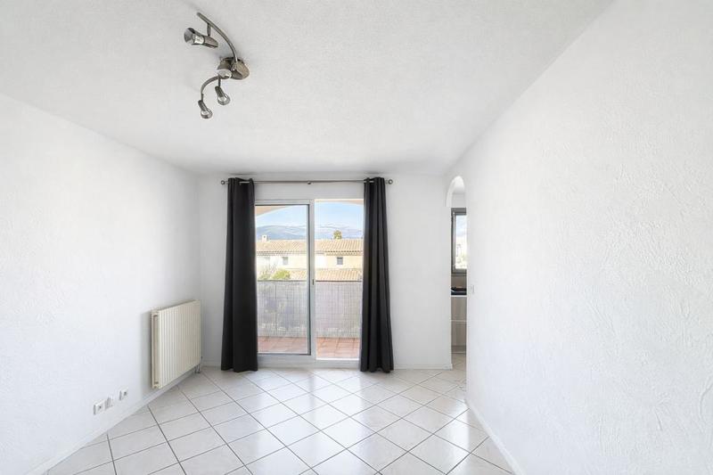 Studio - 30 m² - 1 pièce