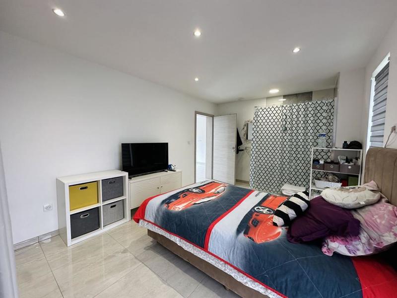 Maison traditionnelle - 180 m² - 4 pièces