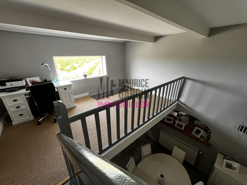 Maison - 280 m² - 10 pièces