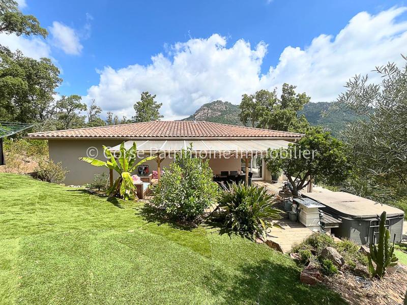 Maison - 127 m² - 6 pièces