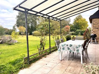 Maison - 222 m² - 8 pièces