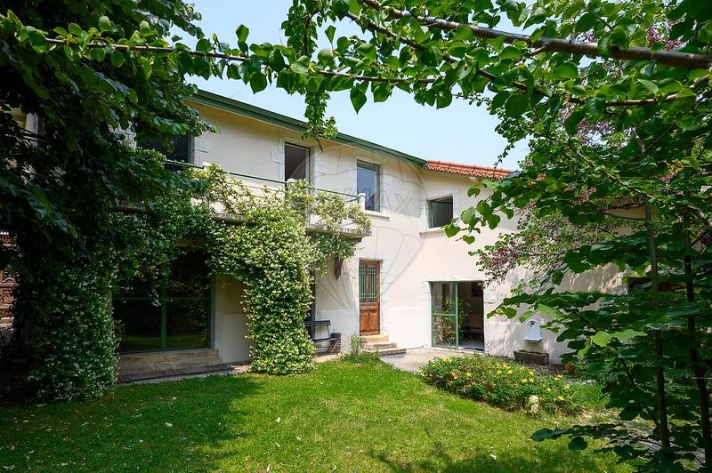 Maison - 540 m² - 6 pièces