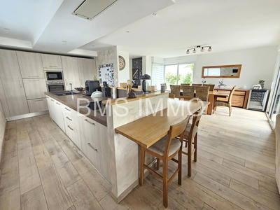 Maison - 165 m² - 5 pièces