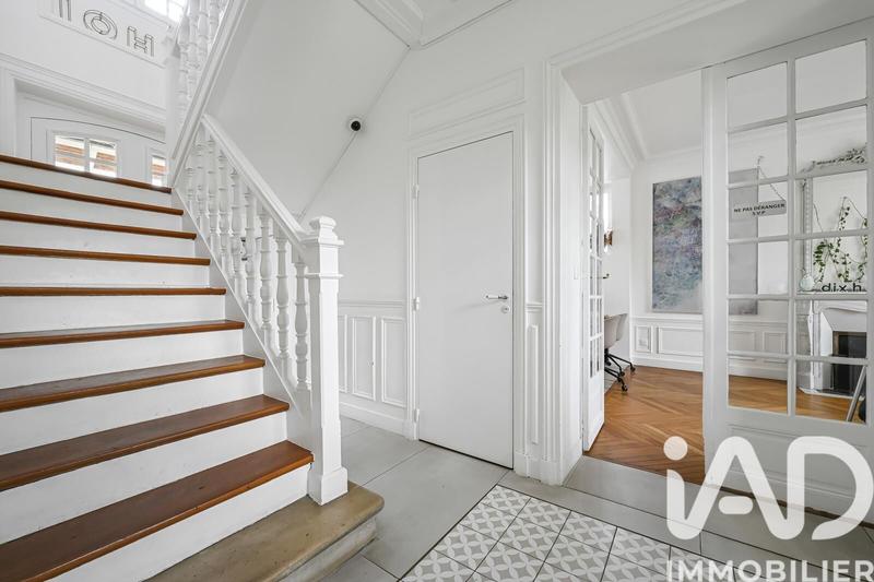 Maison - 198 m² - 5 pièces