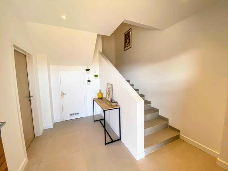 Maison contemporaine - 252 m² - 9 pièces