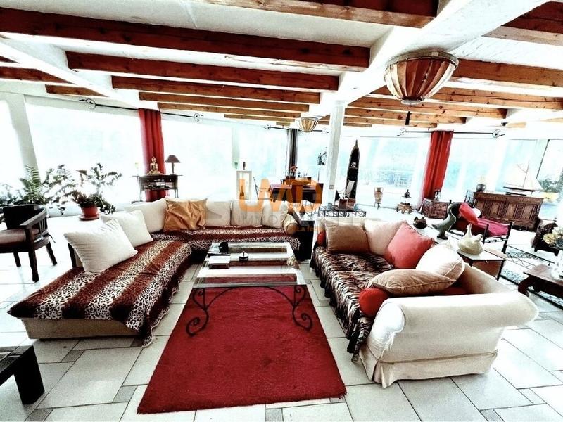 Maison d'architecte - 405 m² - 8 pièces