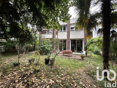 Maison - 160 m² - 8 pièces