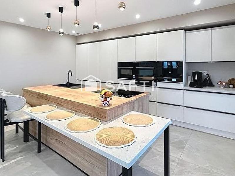 Maison - 147 m² - 6 pièces