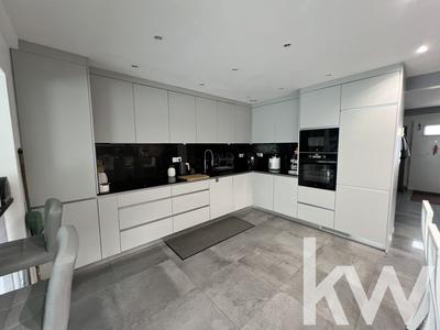 Maison - 103 m² - 5 pièces