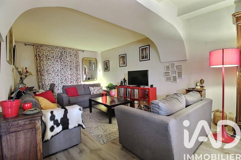 Maison - 238 m² - 6 pièces