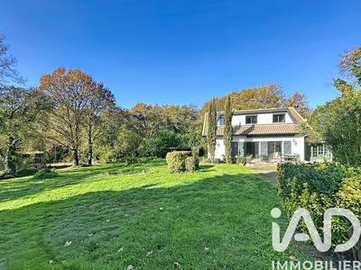 Maison - 180 m² - 6 pièces