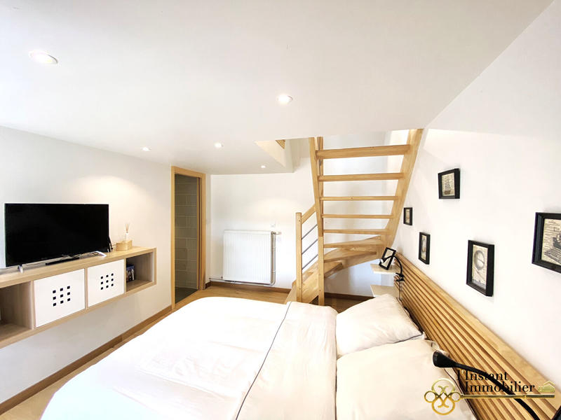 Demeure - 271 m² - 10 pièces