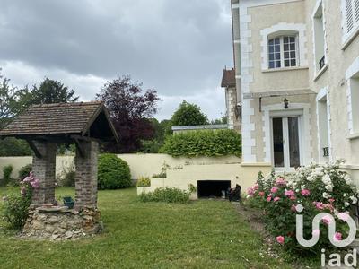 Maison - 240 m² - 9 pièces