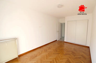 Appartement - 80 m² - 3 pièces