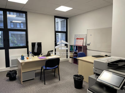 Bureau - 243 m²