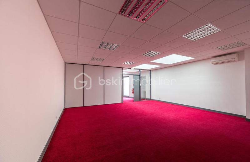 Local commercial - 200 m² - 7 pièces