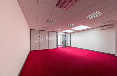 Local commercial - 200 m² - 7 pièces