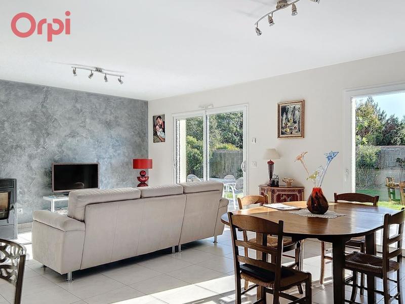 Maison - 93 m² - 4 pièces