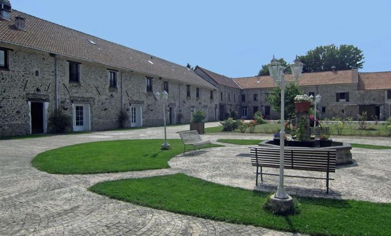 Ferme - 3 000 m² - 21 pièces